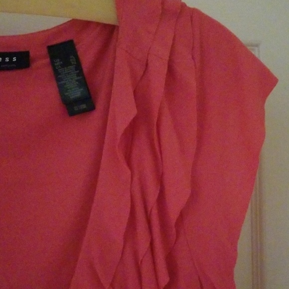 AXCESS NWOT CORAL RUFFLE ACCENT TOP SIZE XL - Picture 3 of 7